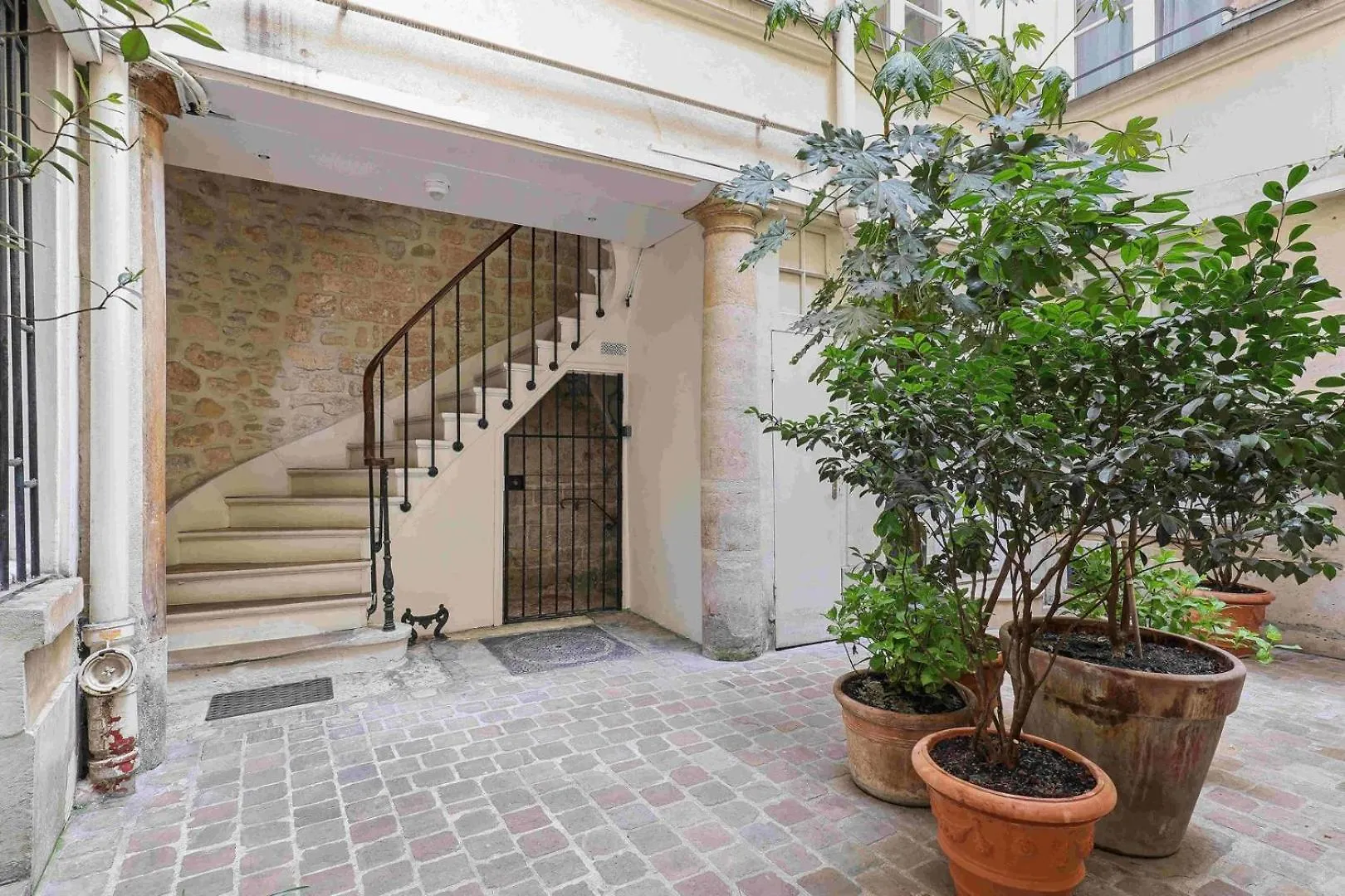 L'Ambitieux Apartment Paris