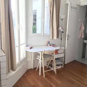 Located Flat In Saint-germain-des-pres Apartment