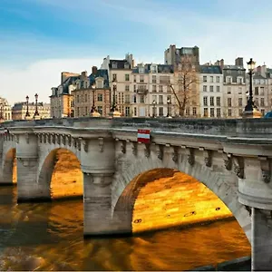 Unforgettable In The Heart Of Paris